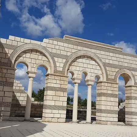 The Wild Fig Гостевой дом Шумен